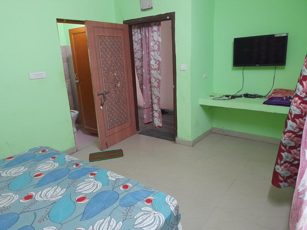 Hotel Tirupati Puri Exterior foto